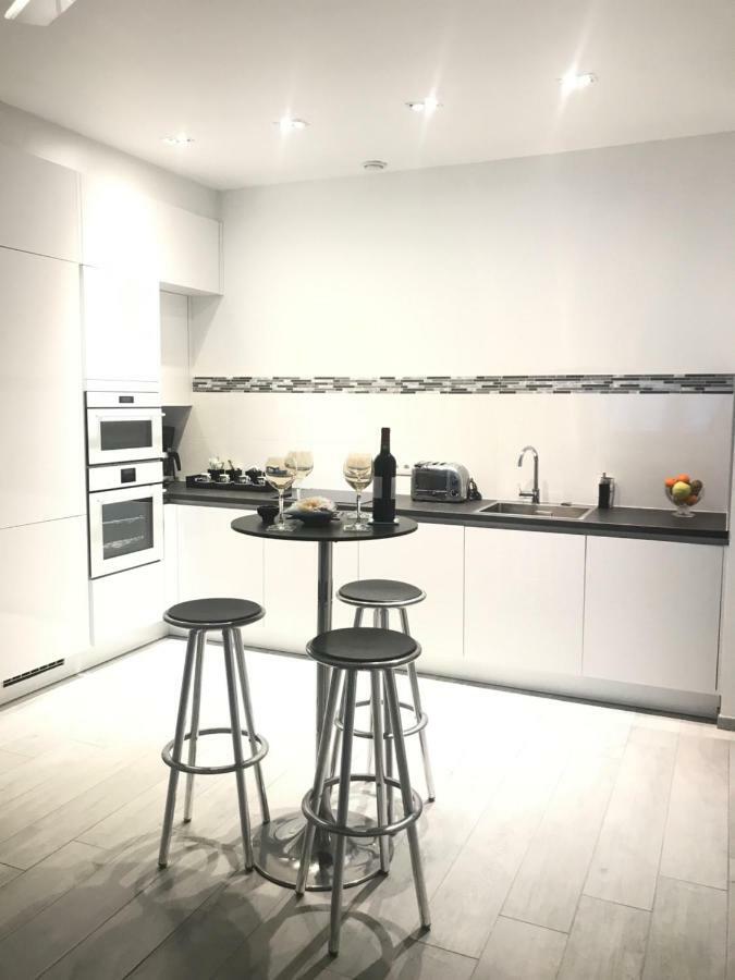 Aparthotel Les Lofts De Styliste Saint-Gilles Exteriér fotografie